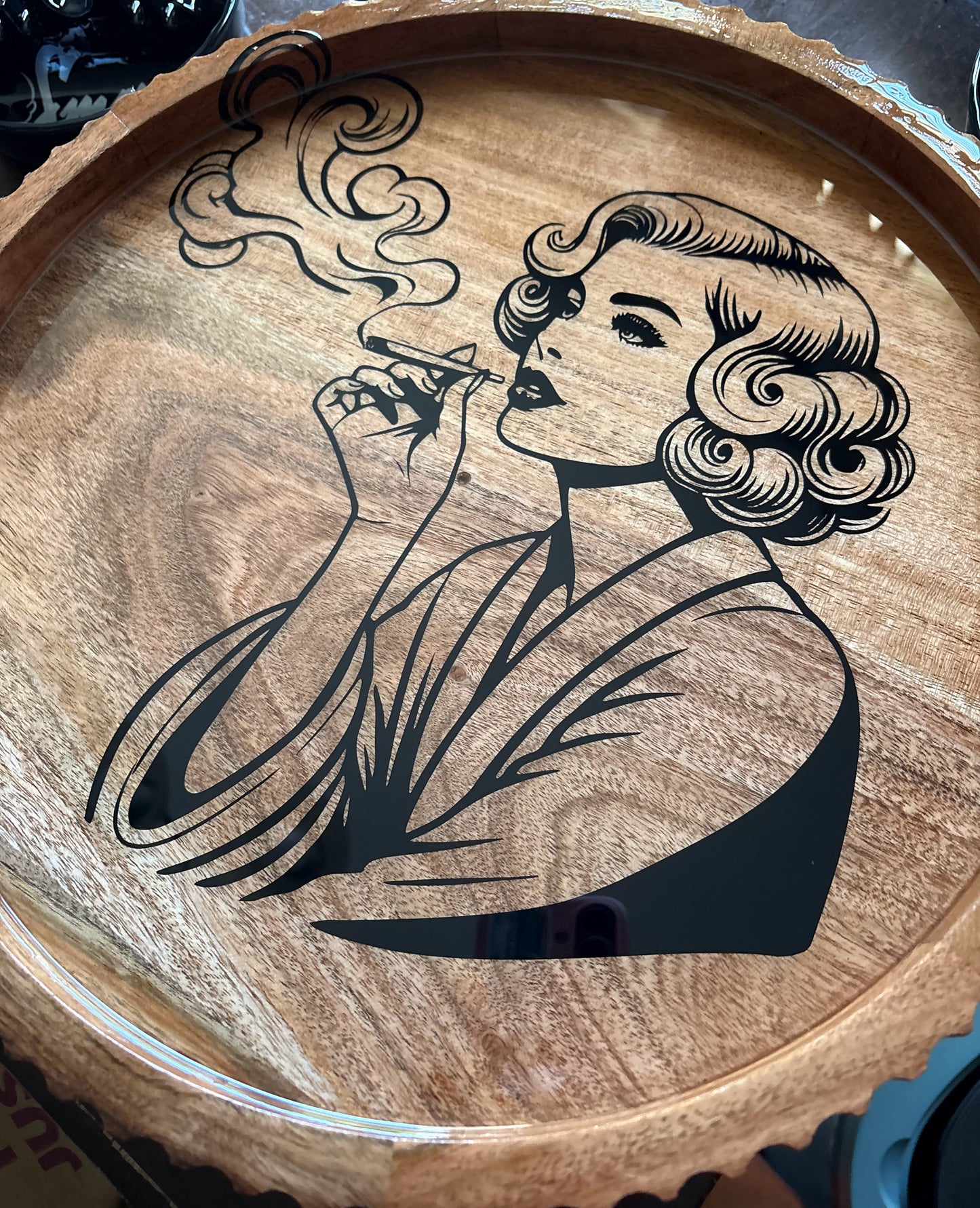 Smoking lady rolling tray